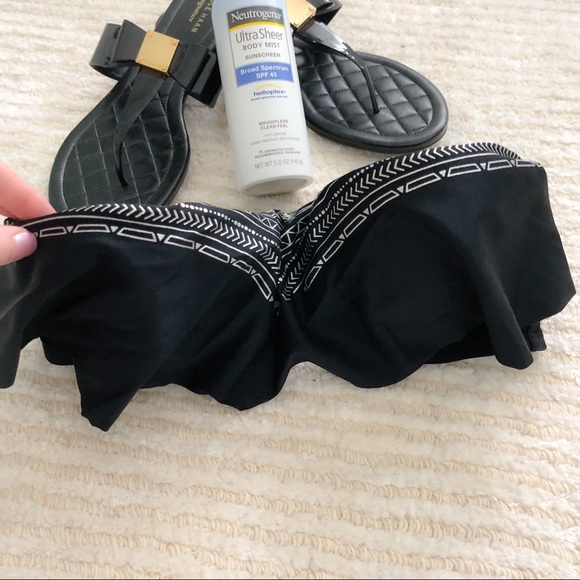 Xhilaration flounce bandeau bikini top - Picture 1 of 8